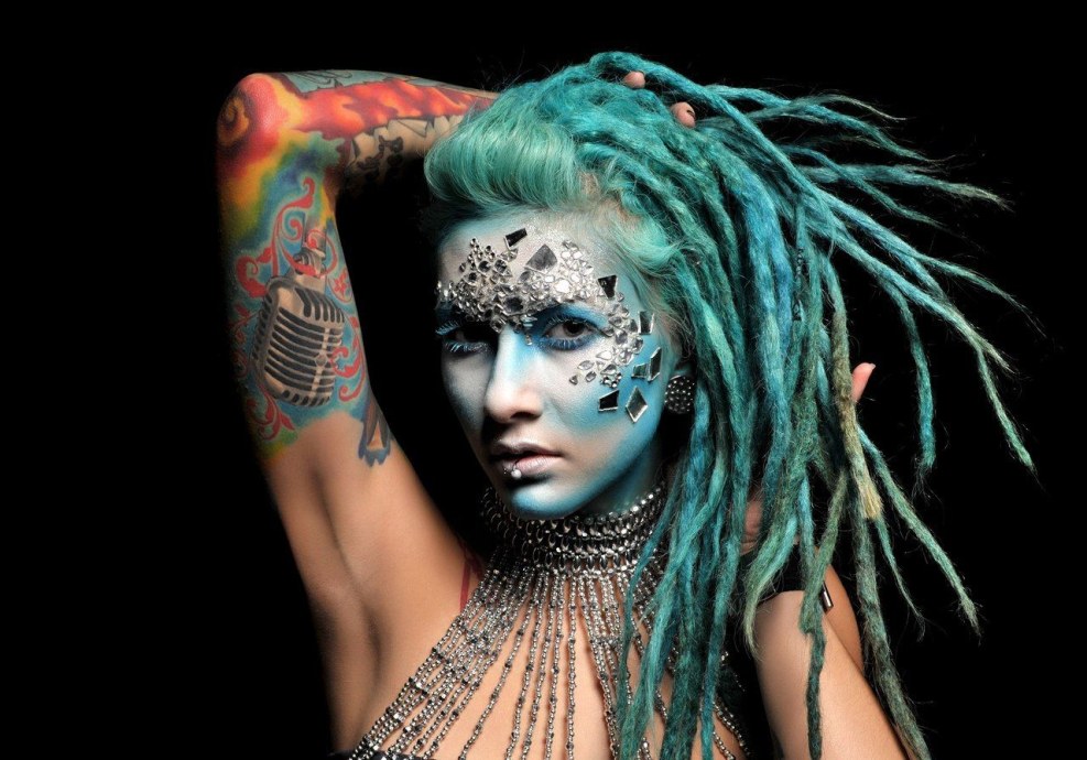 Elena "Scissorhands" Qatarg