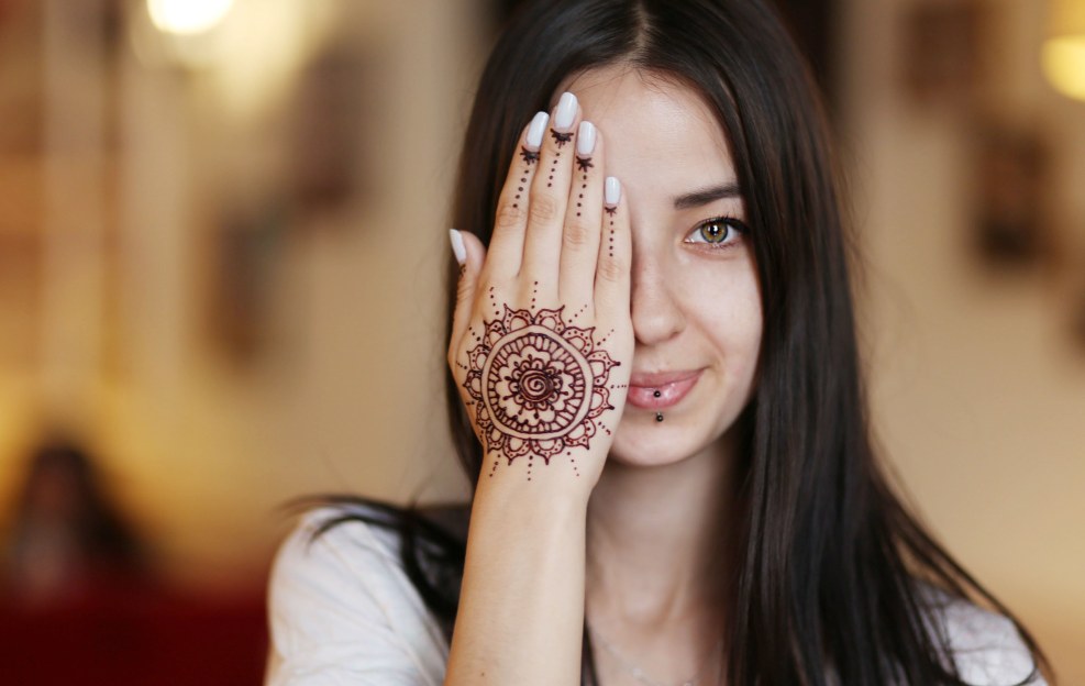 Poses with an umbrella