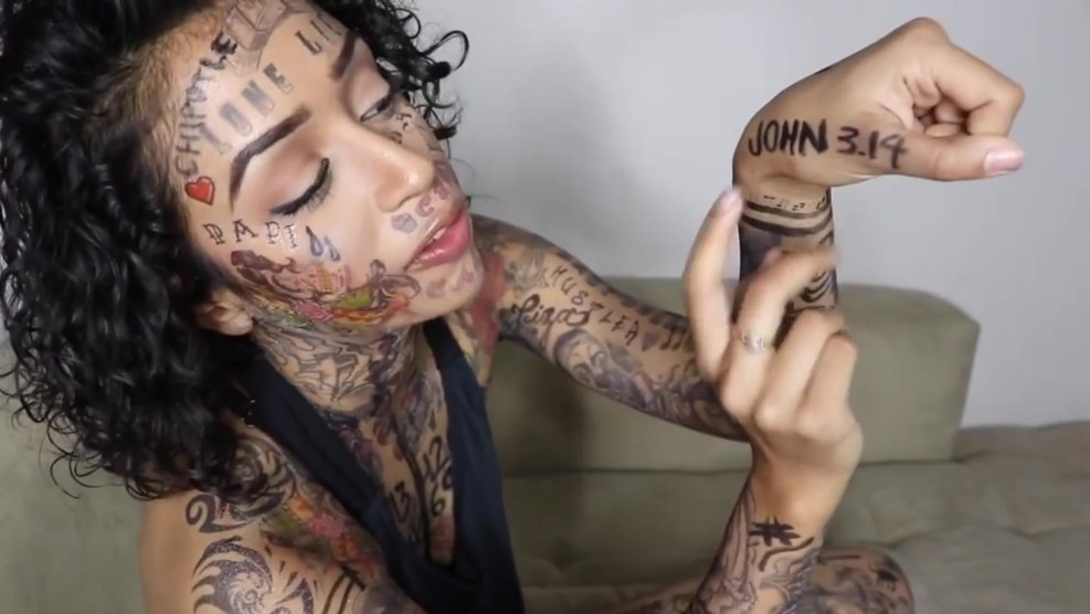 Lisa American blogger