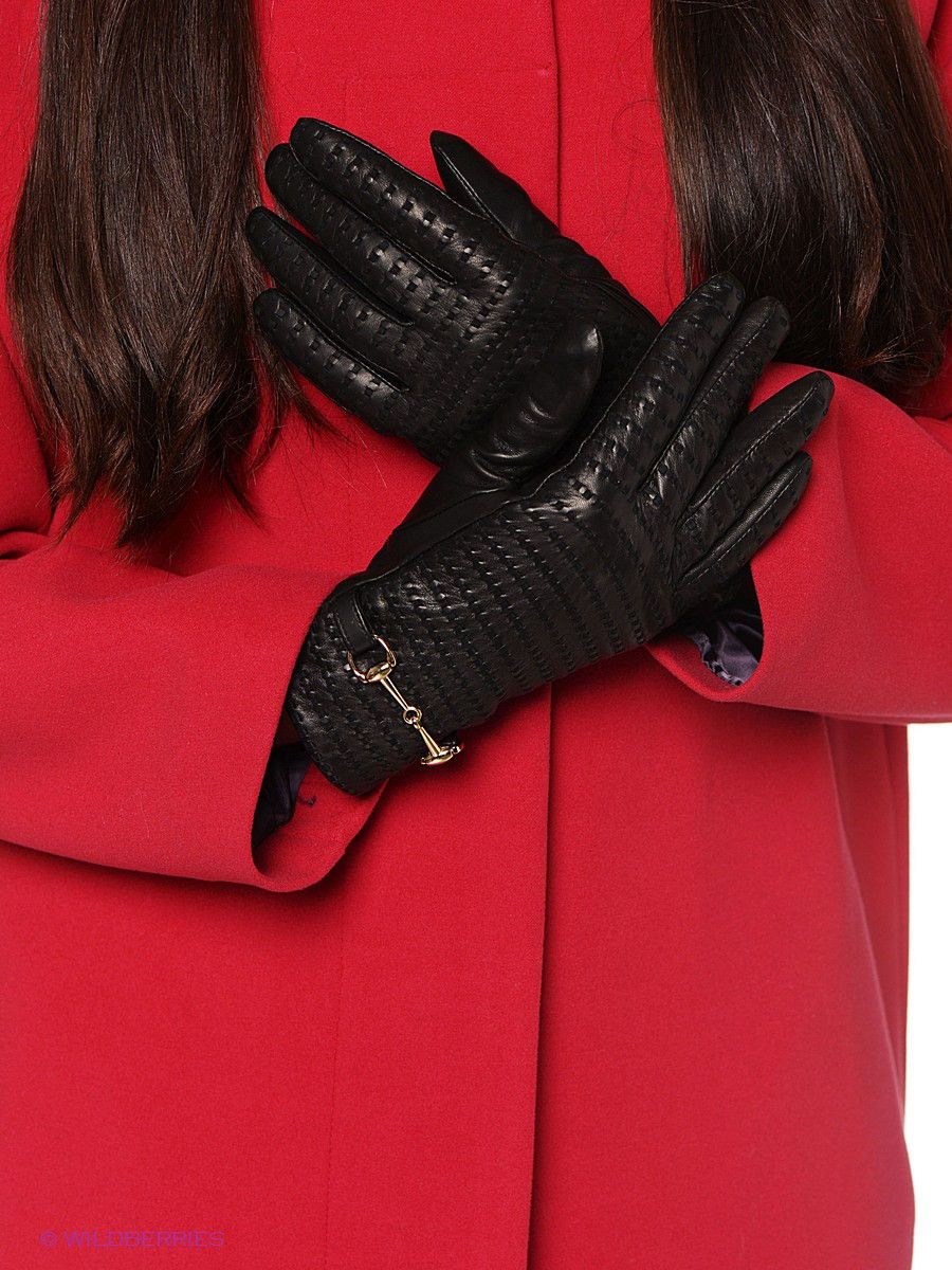 Stylish leather gloves for women