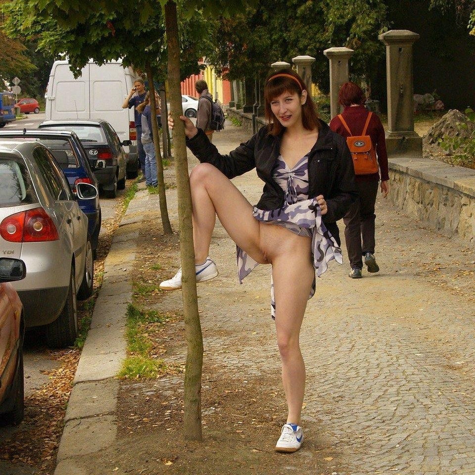 Masha Nude Walks on Peter