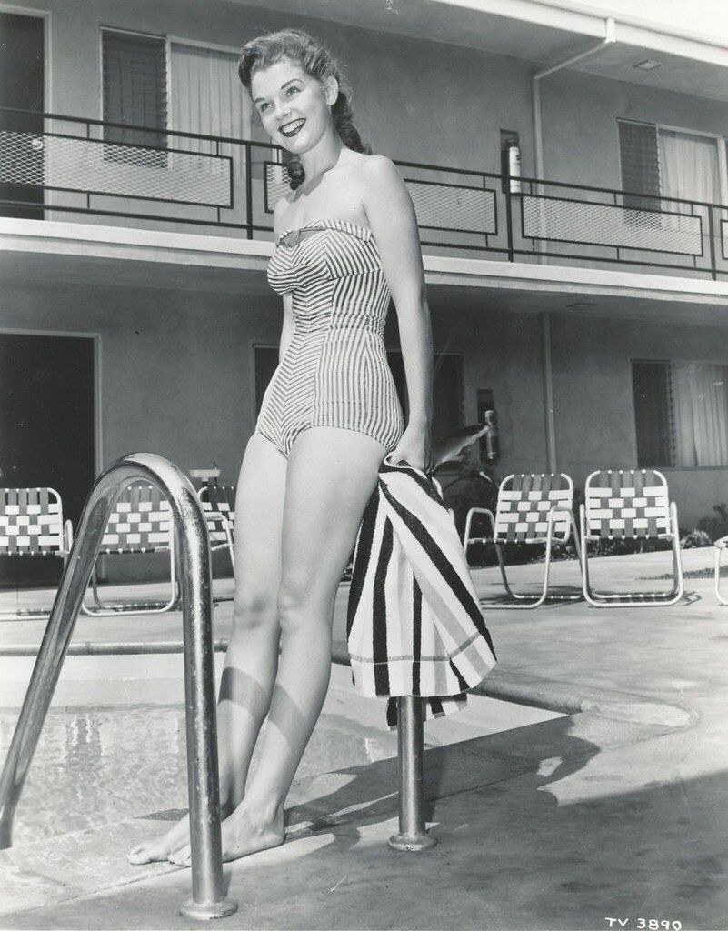 Joi Lansing photo