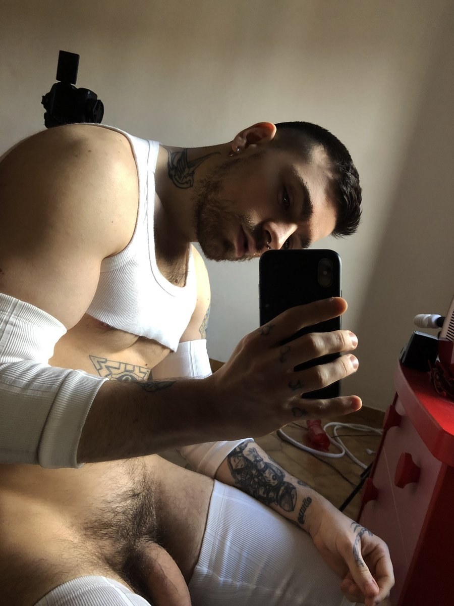 Naked Freddy Krave photographer Instagram