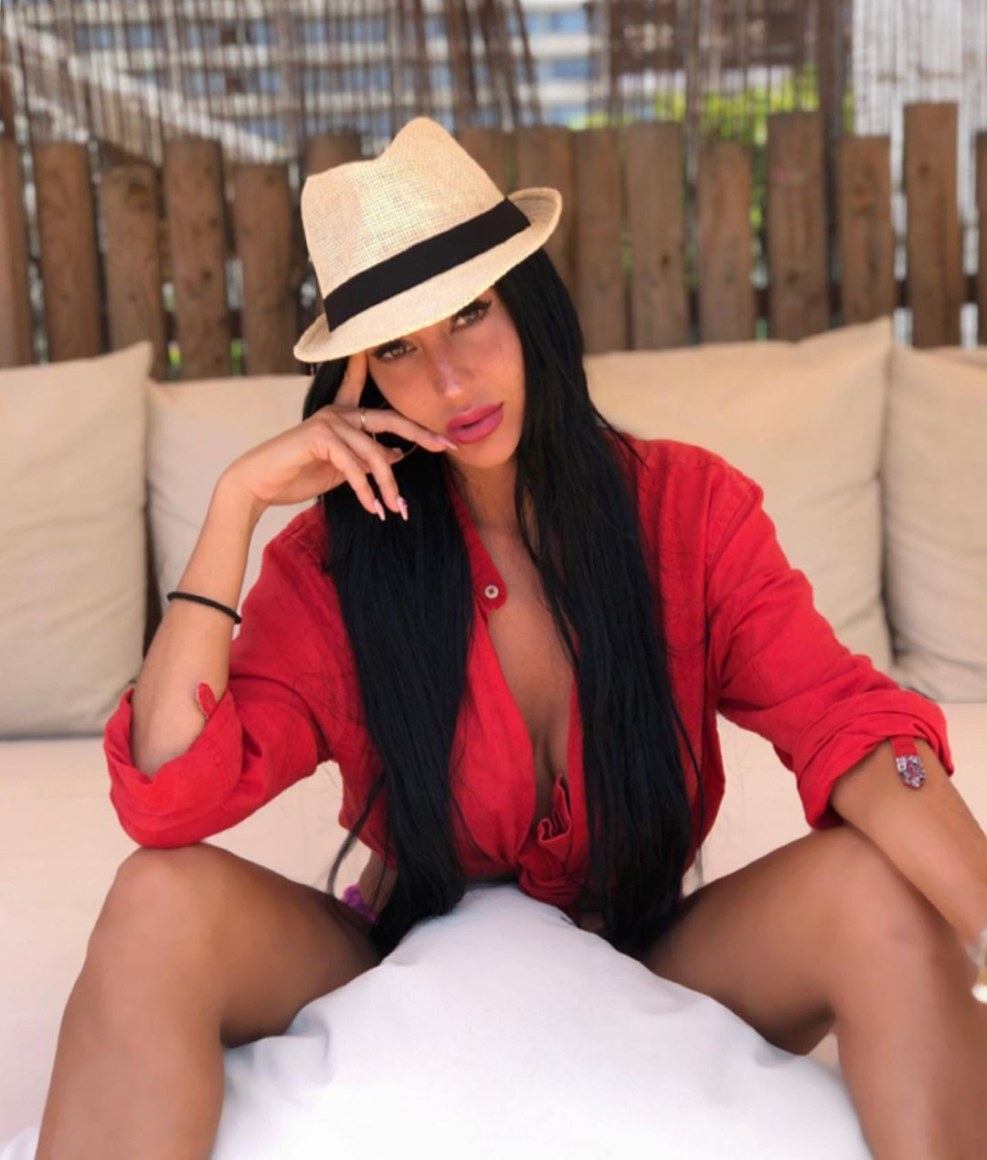 Aura Ruis girl erotic