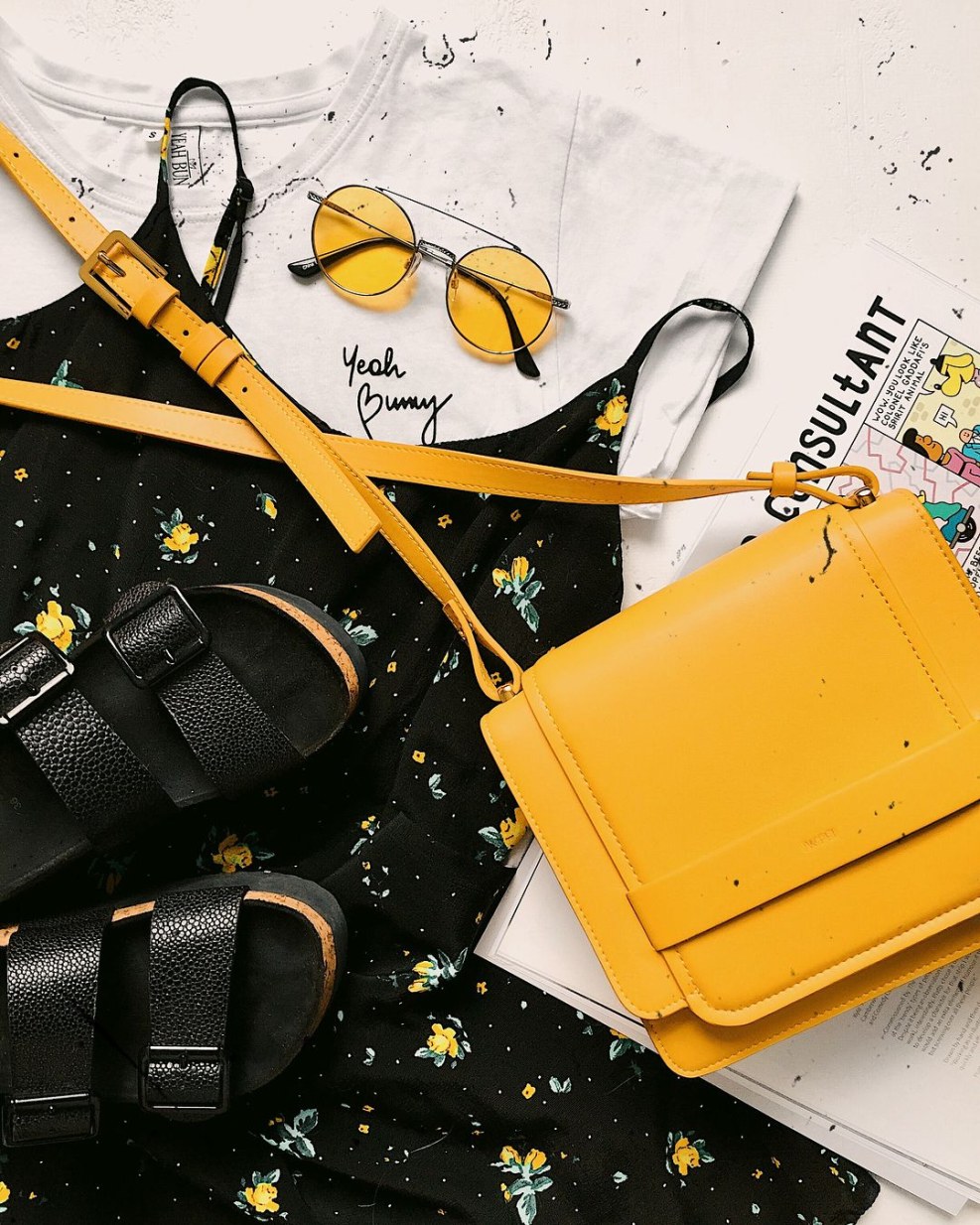 Drawings of very beautiful girls with chupachups colored pencils