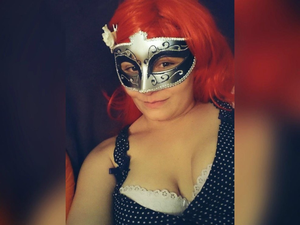 Anissa kate photo table