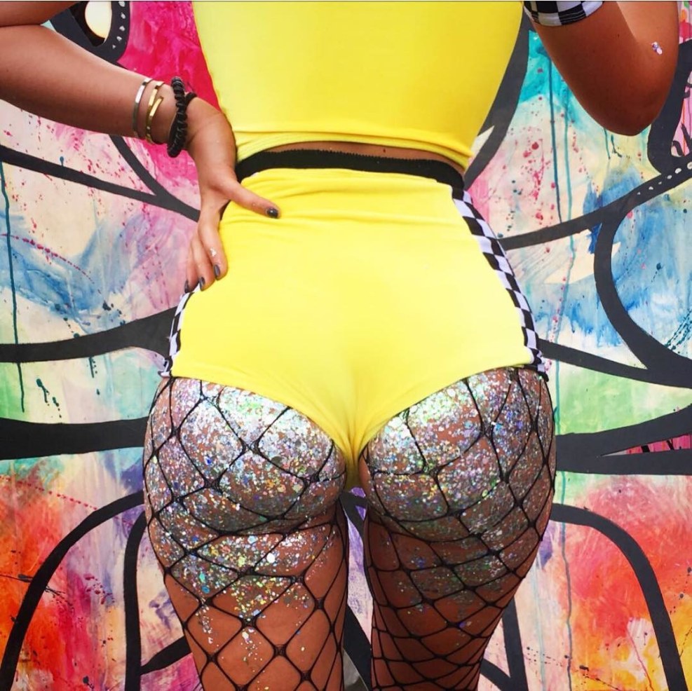 The largest buttocks of girls