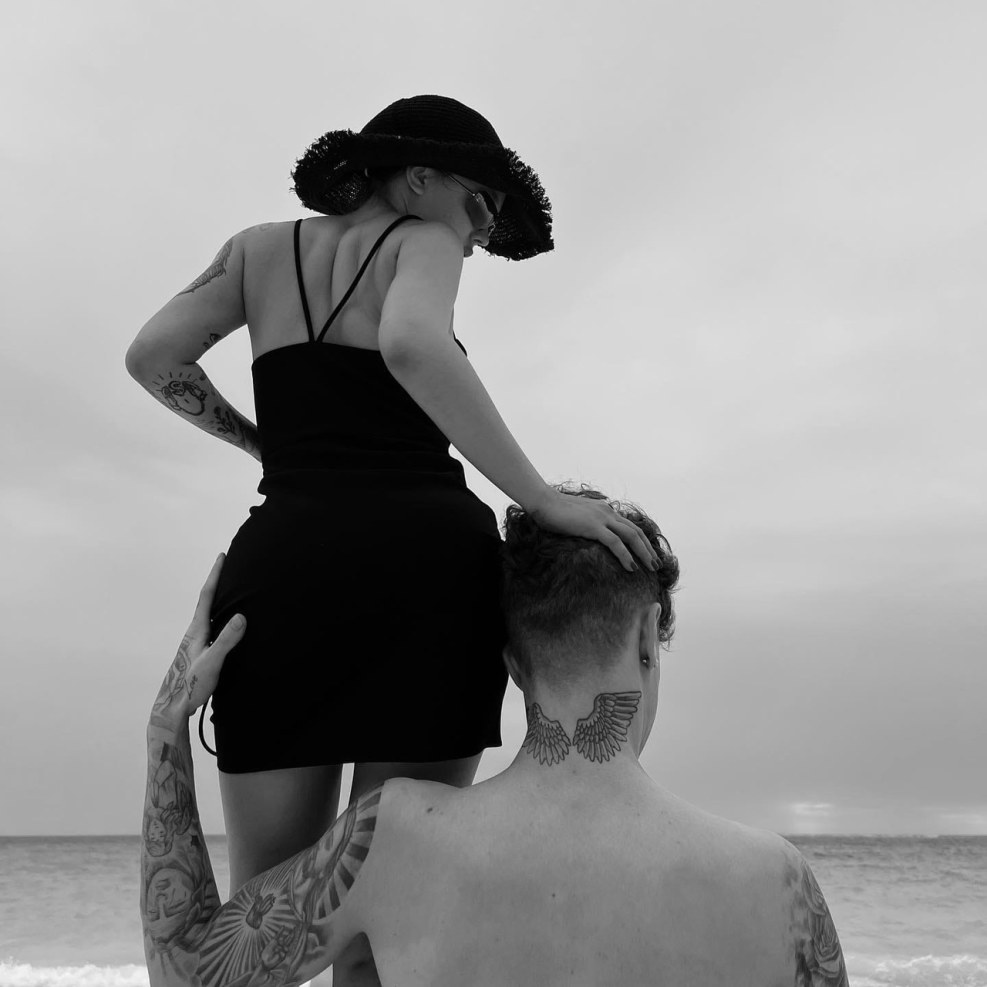 Instasamka in a swimsuit in the bathroom