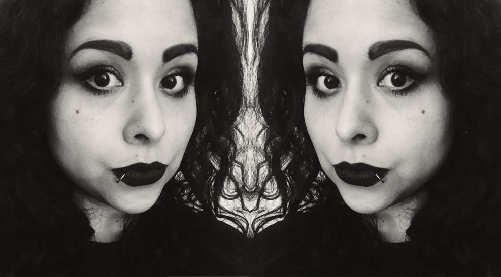 Seamless figures of girls