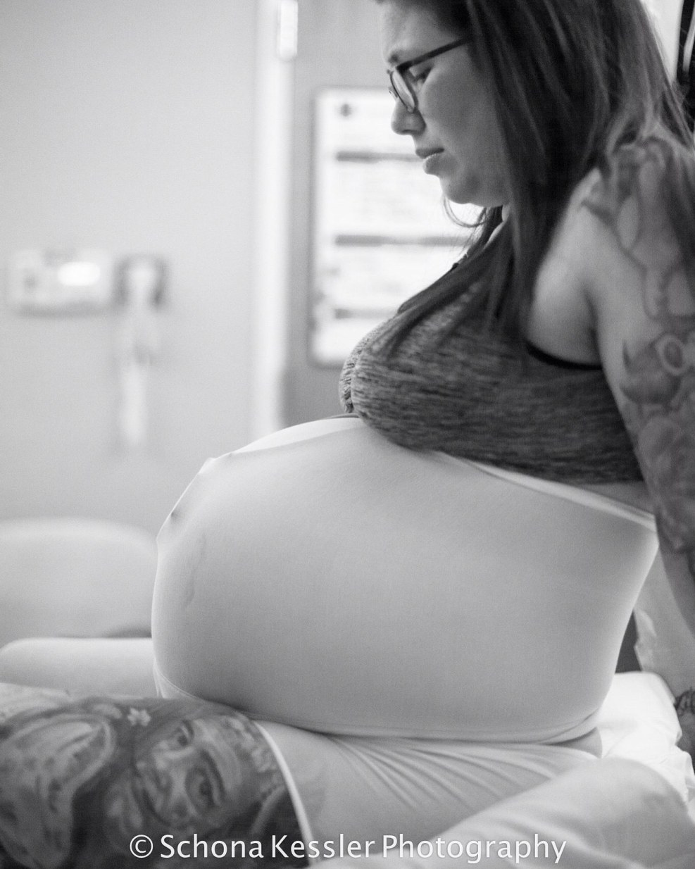 Pregonant Big Belly Selfie