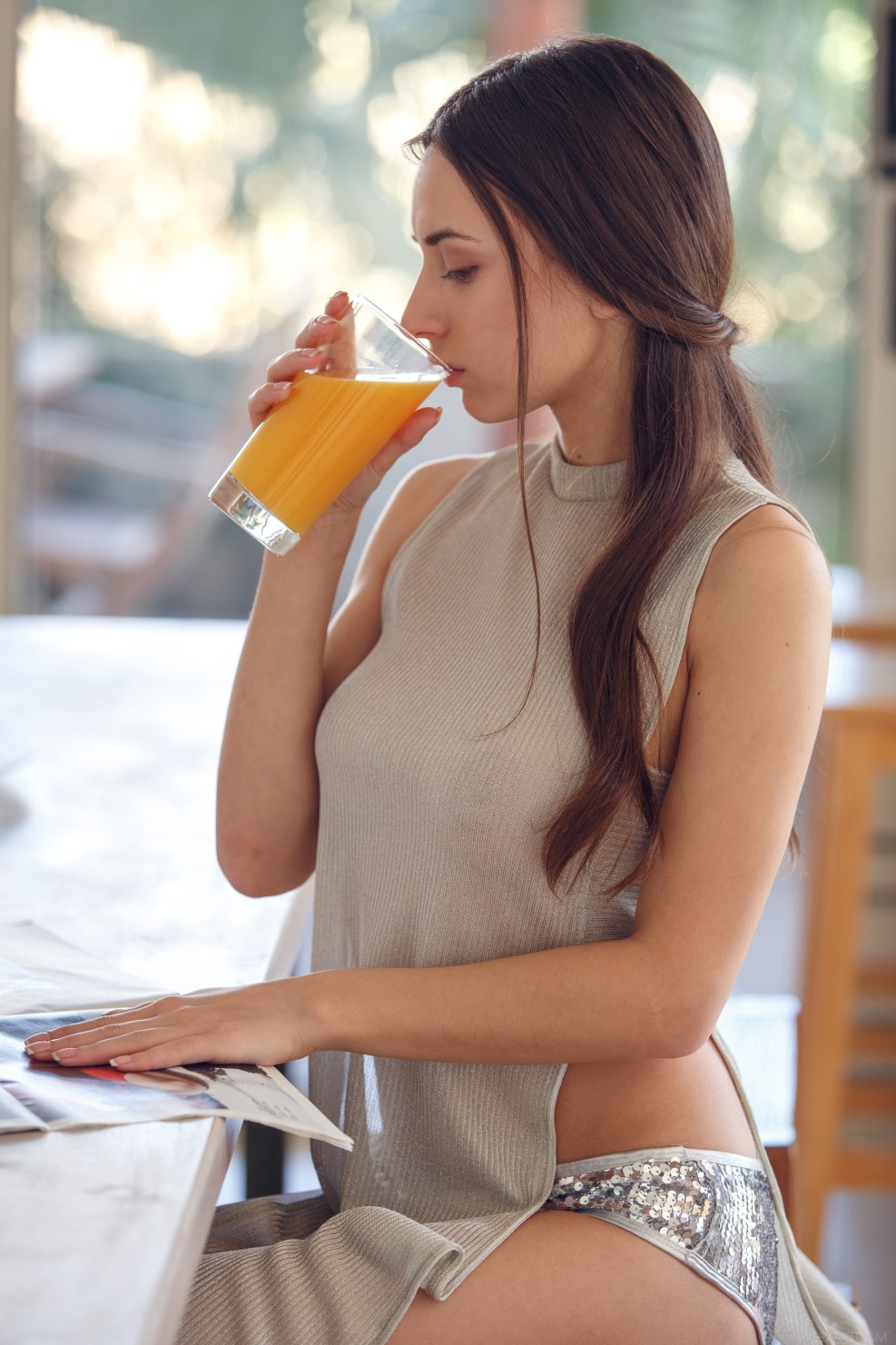 Drawings of very beautiful girls with chupachups colored pencils