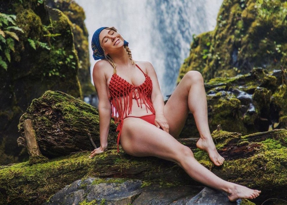 Alicia Marie Ballanger Abs