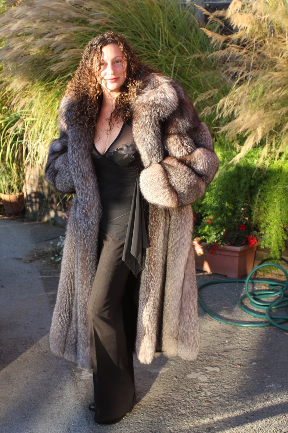 Marlyn Lindsay in Fur Coat 3