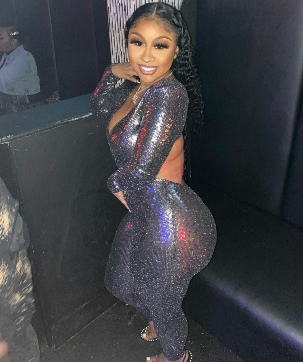 Scores MBA Plus-Size model