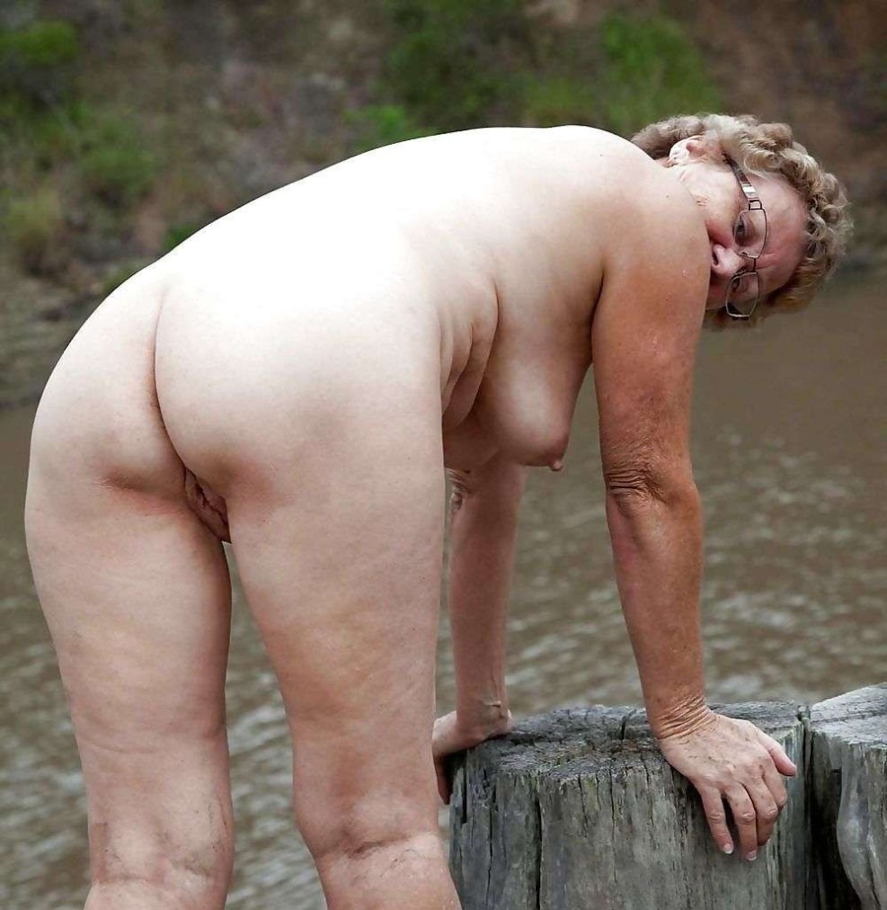 I looked behind a naked mother -in -law