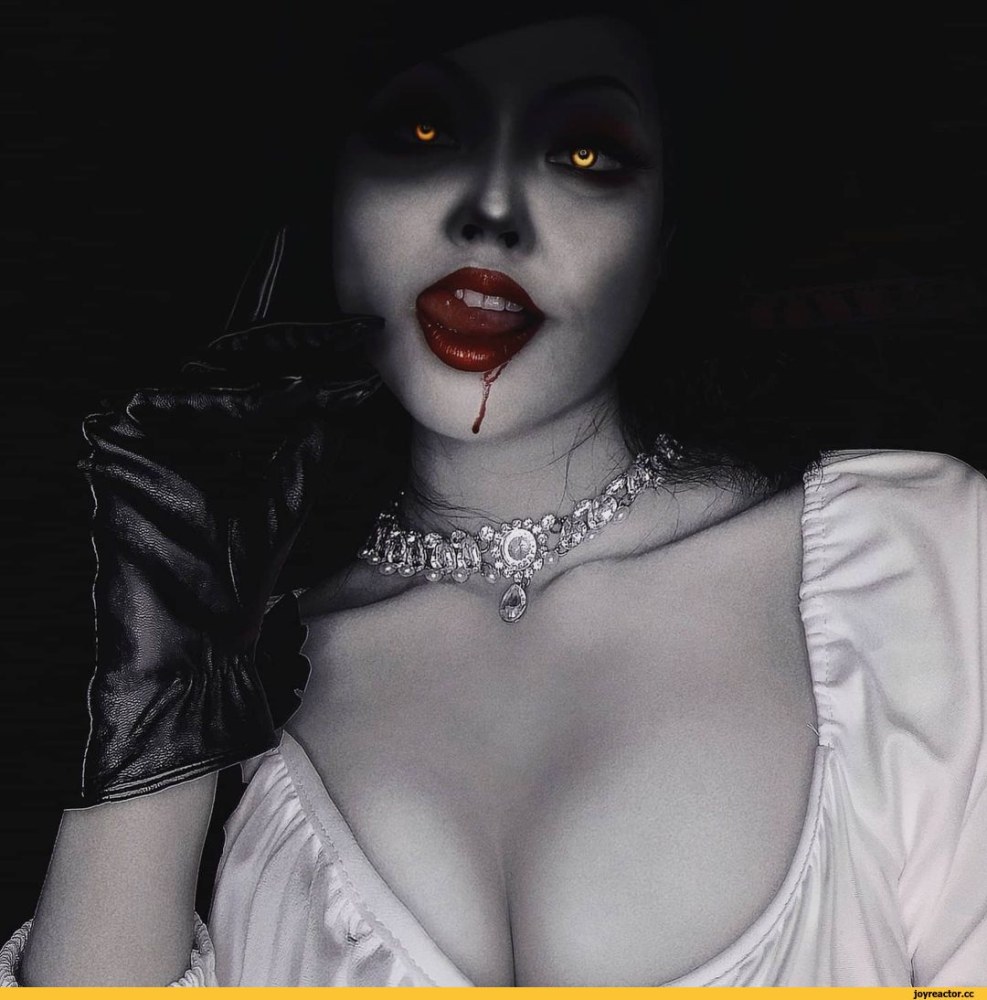 Alsina Dimitress is naked