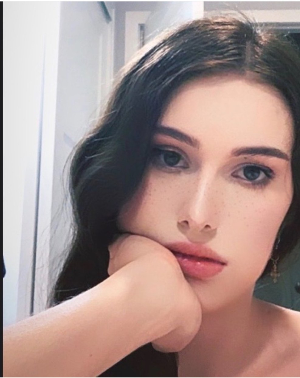 Elizabeth Bioshok +18