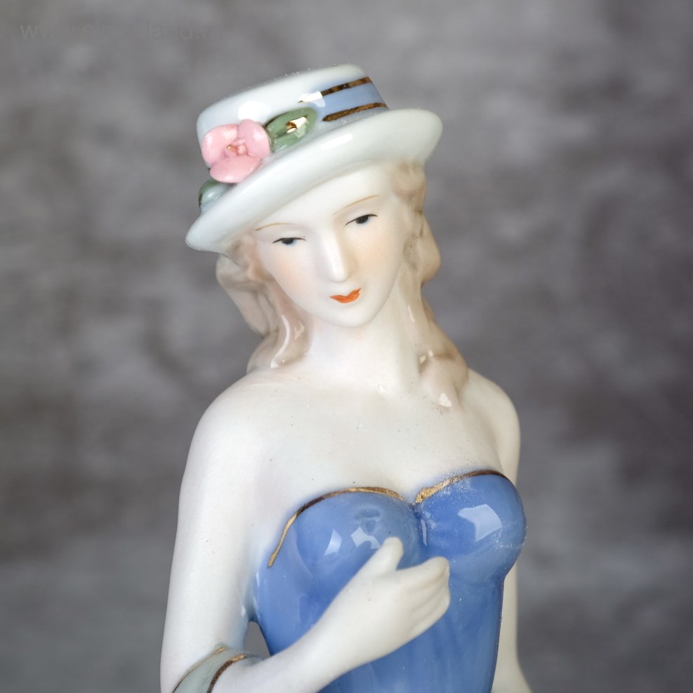 Porcelain figurine Scarlet Flower LFZ