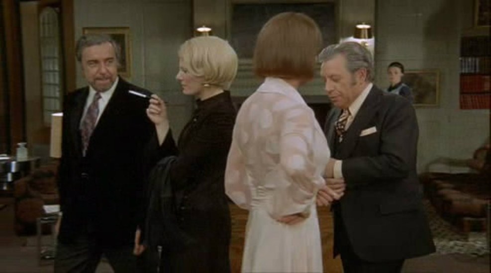 The ease of being and the sweet charm of the bourgeoisie of the Safron