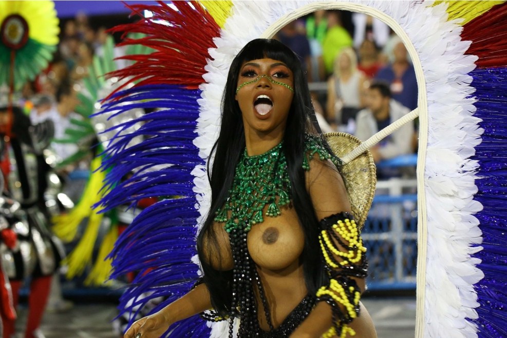 NAKED Vivian Castro. Carnival
