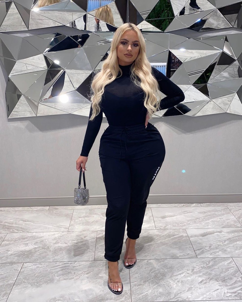 Maya Van de Weil Instagram