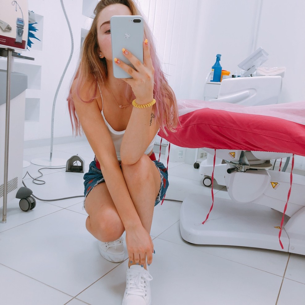 Magazine Maxim Maryana