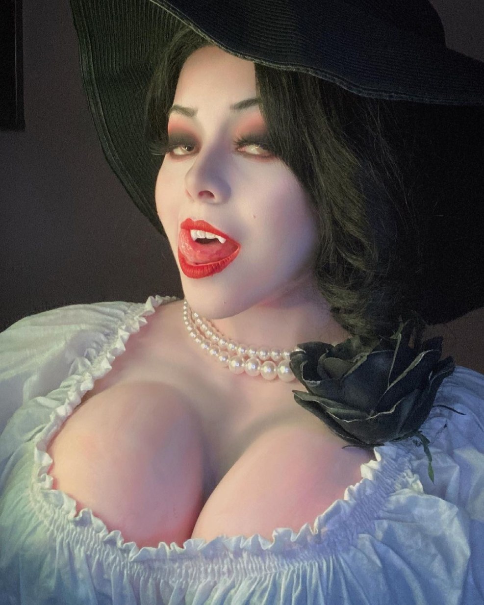 Lady Dimitrescu Cosplay Tits