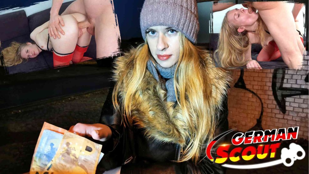 Mature fuck in public