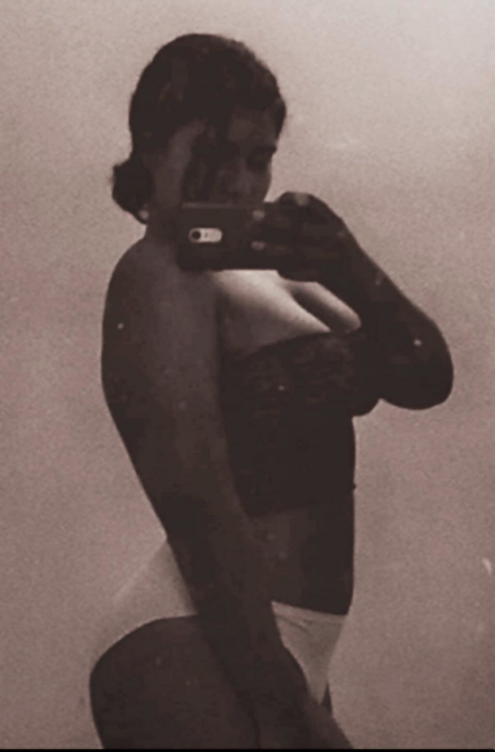 G-EAZY EVERYTHINGS STRANGE HERE