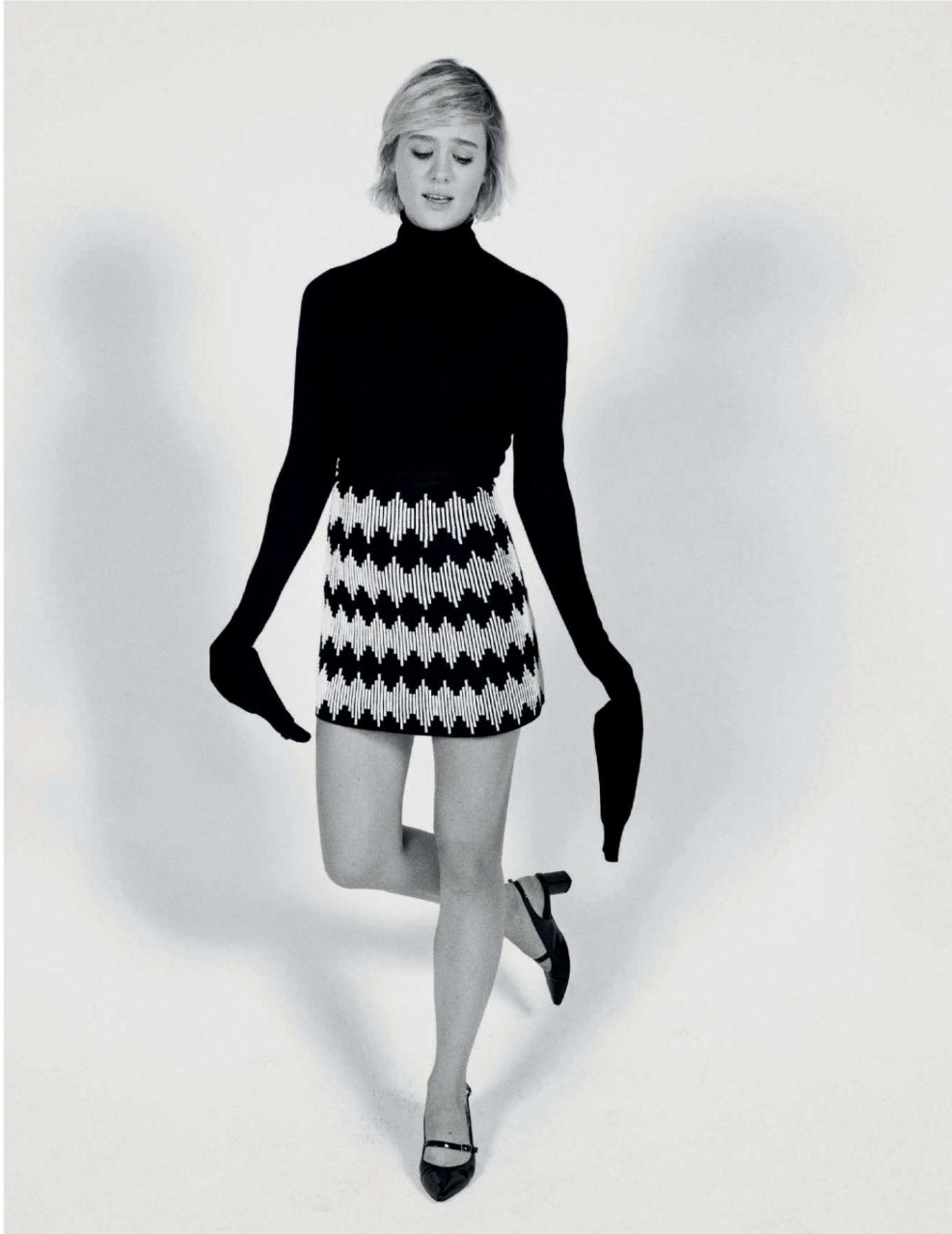 Mackenzie Davis and Kristen Stewart