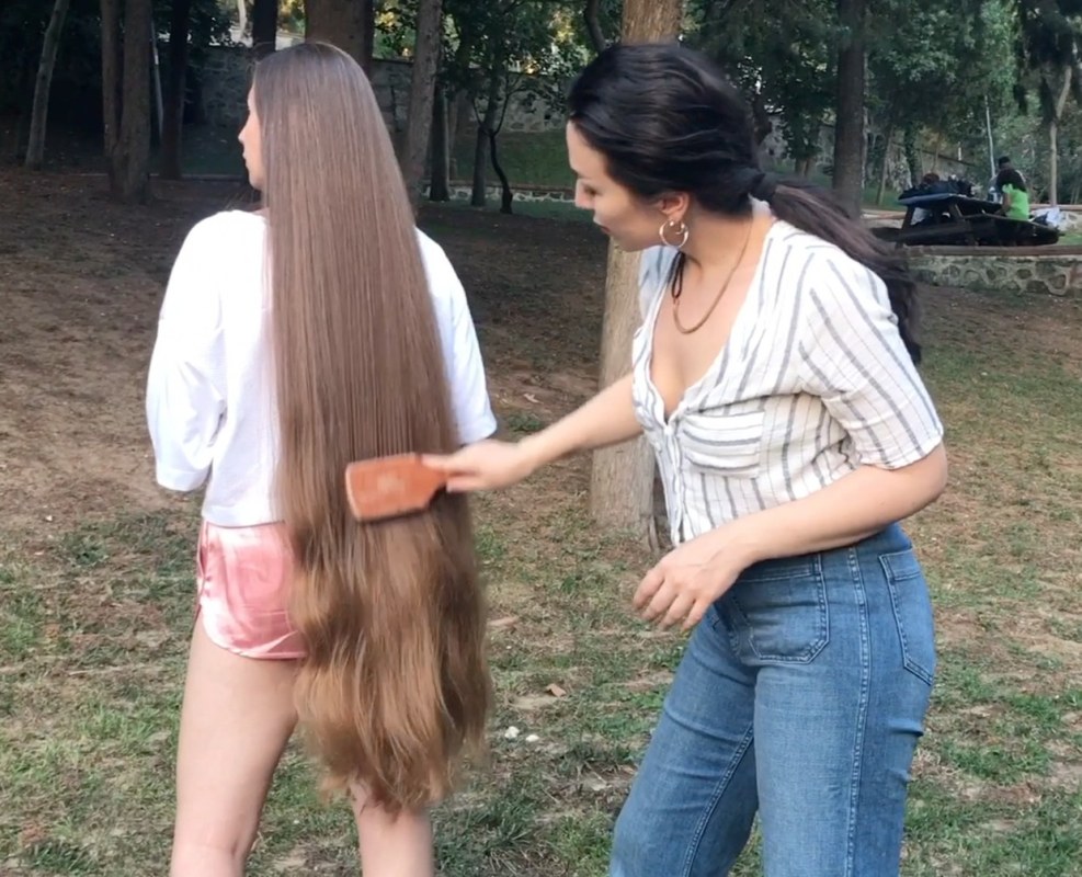 Hairy butt of young girls