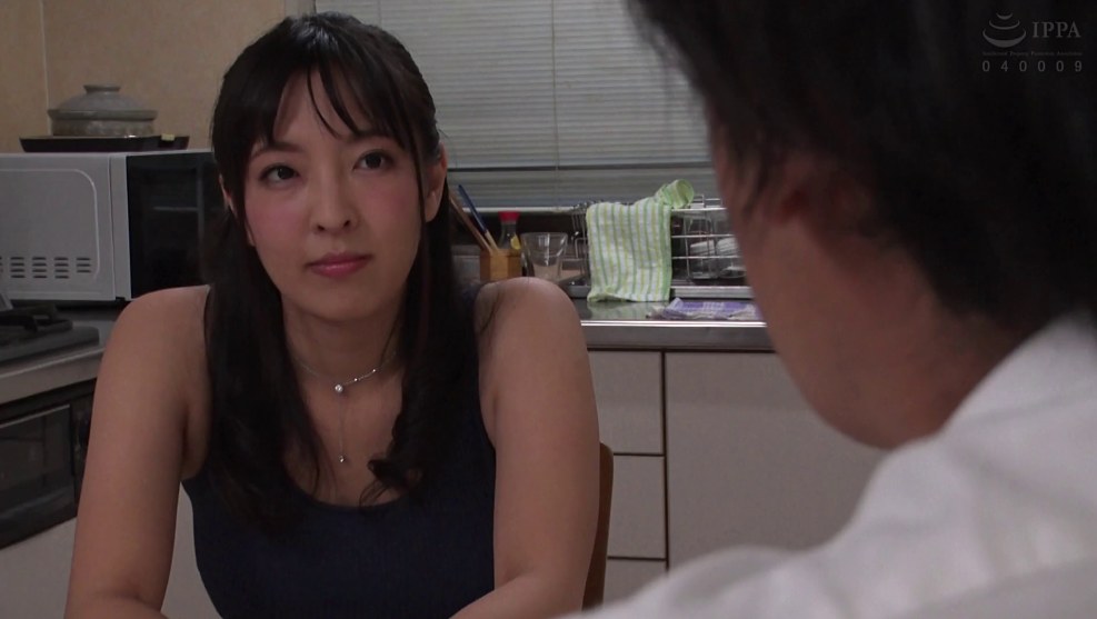 Scott Eastwood Far Road kiss