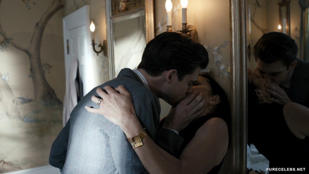 Naked women in feature cinema