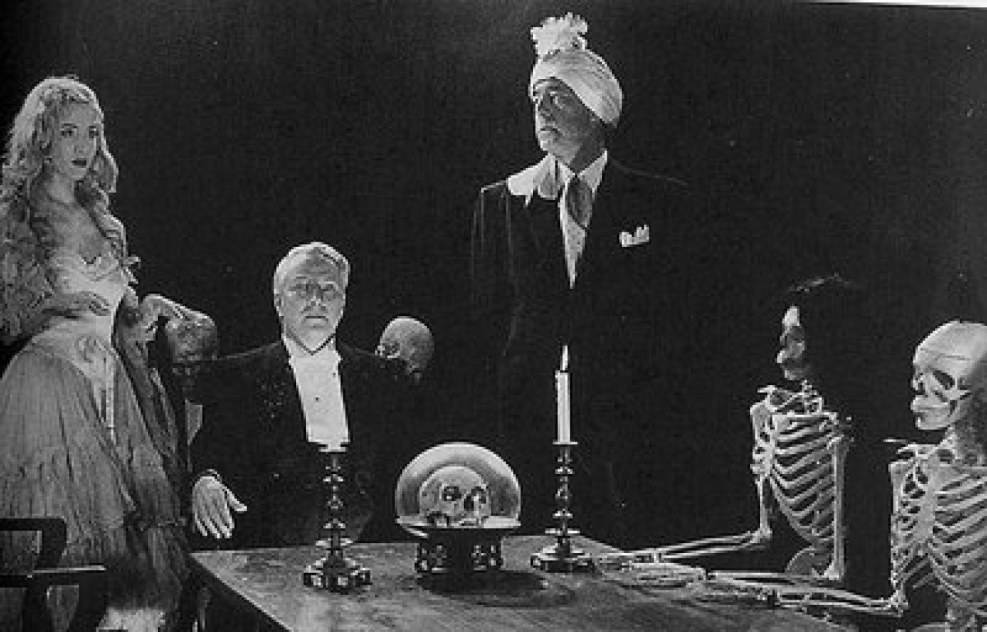 Sailor Moon Hentai Comic transformation into a vampire