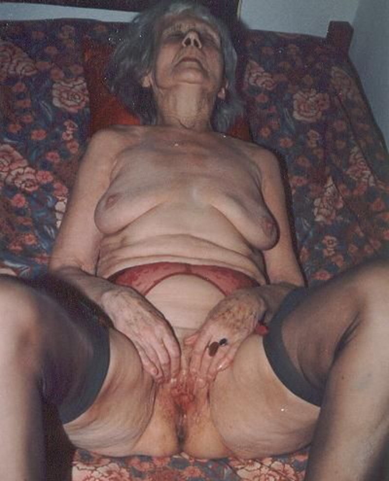 Older women fuck