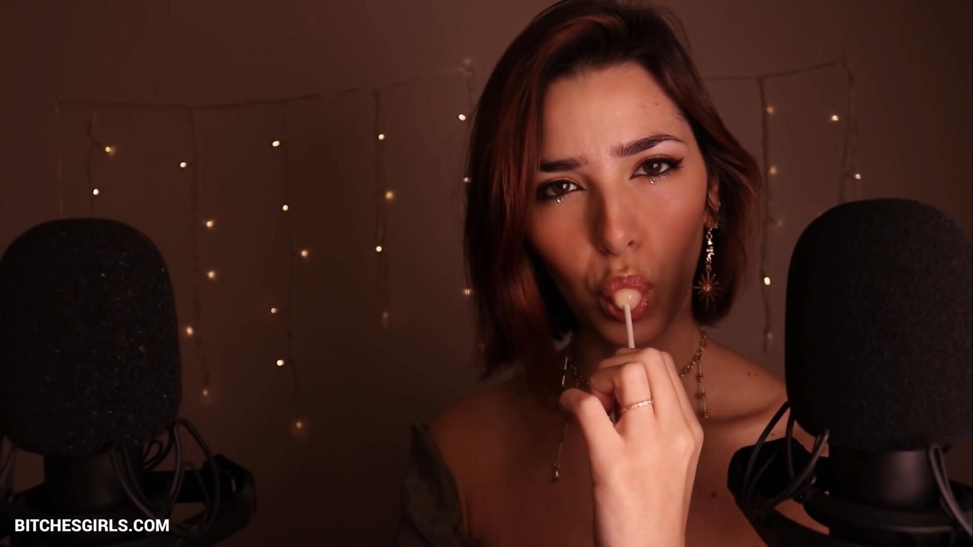 Asmr glow kisses