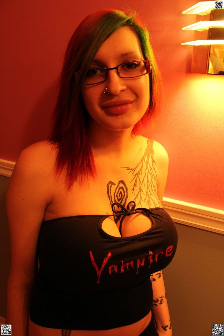 Big Tits Ariane Saint Amour