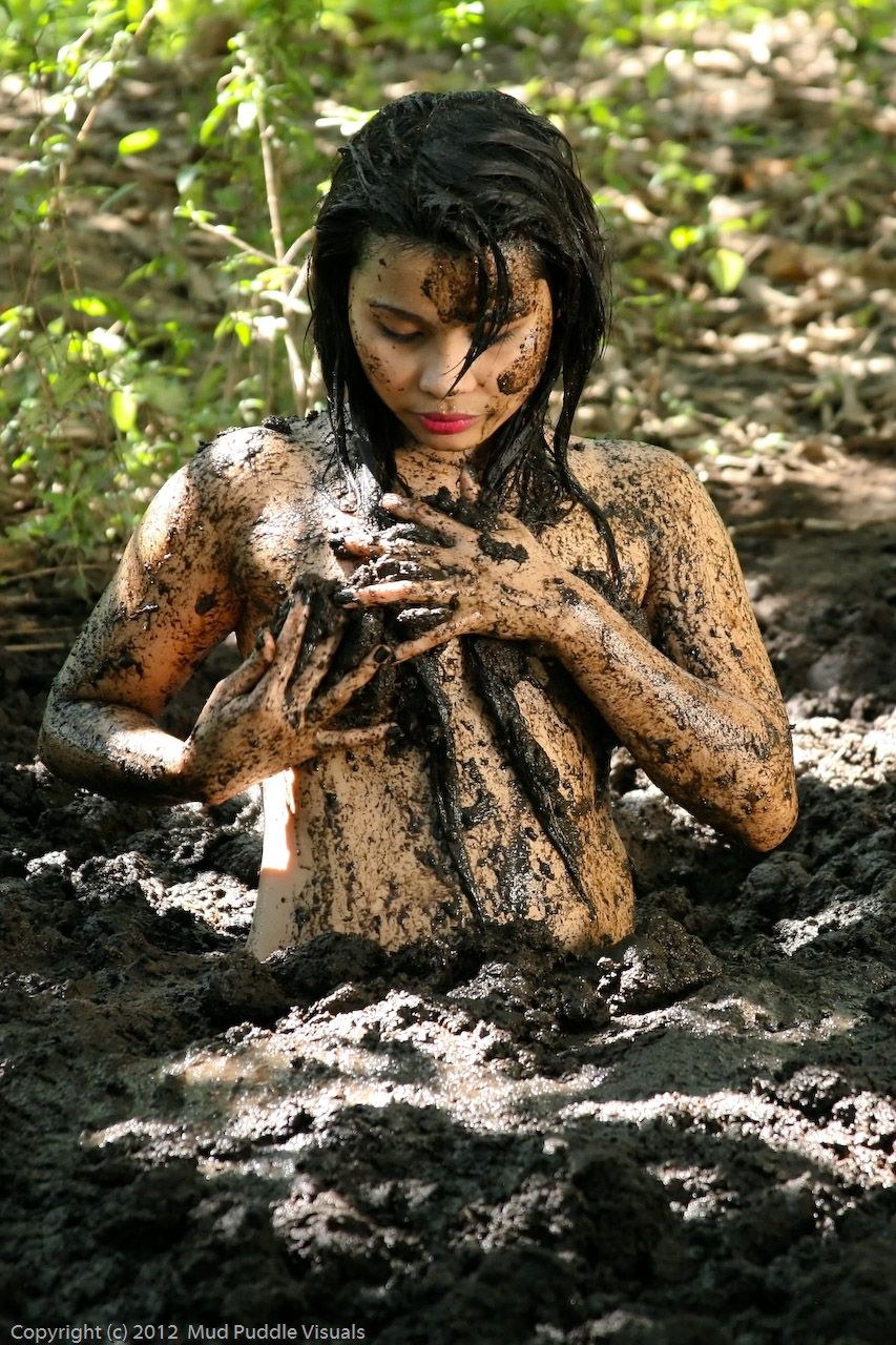 азиатки голые в грязи фото 28