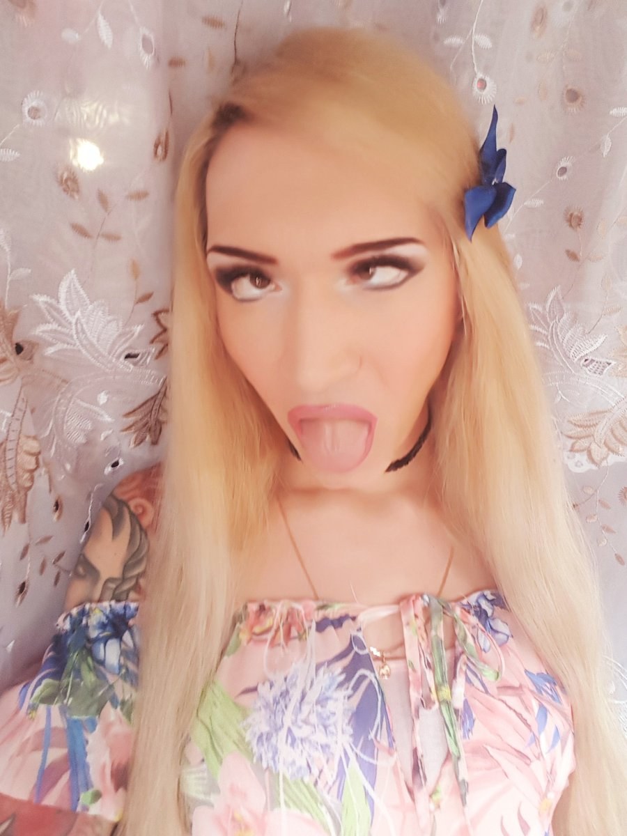 Club wallpapers of the girl