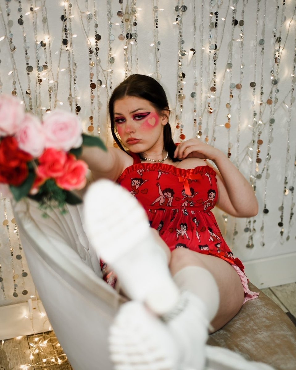 Grace Elizabeth Victoria’s Secret Love & Lemons