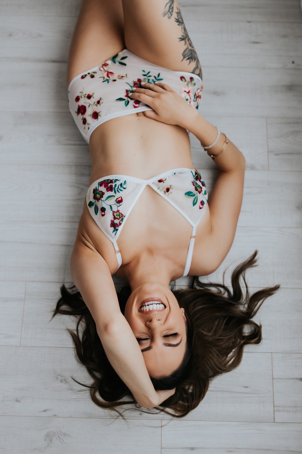 Model in non -standard PNG poses