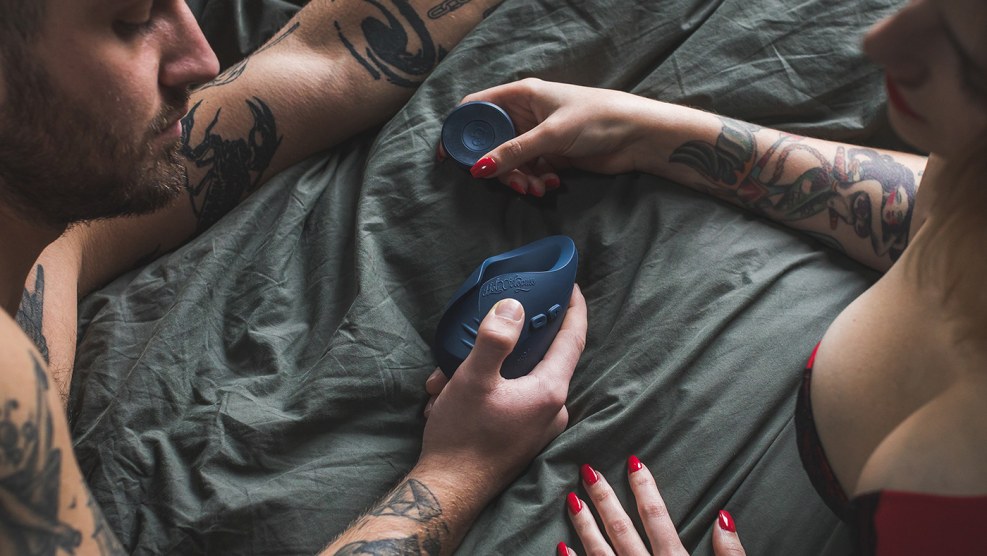 Black Arch Linux wallpaper