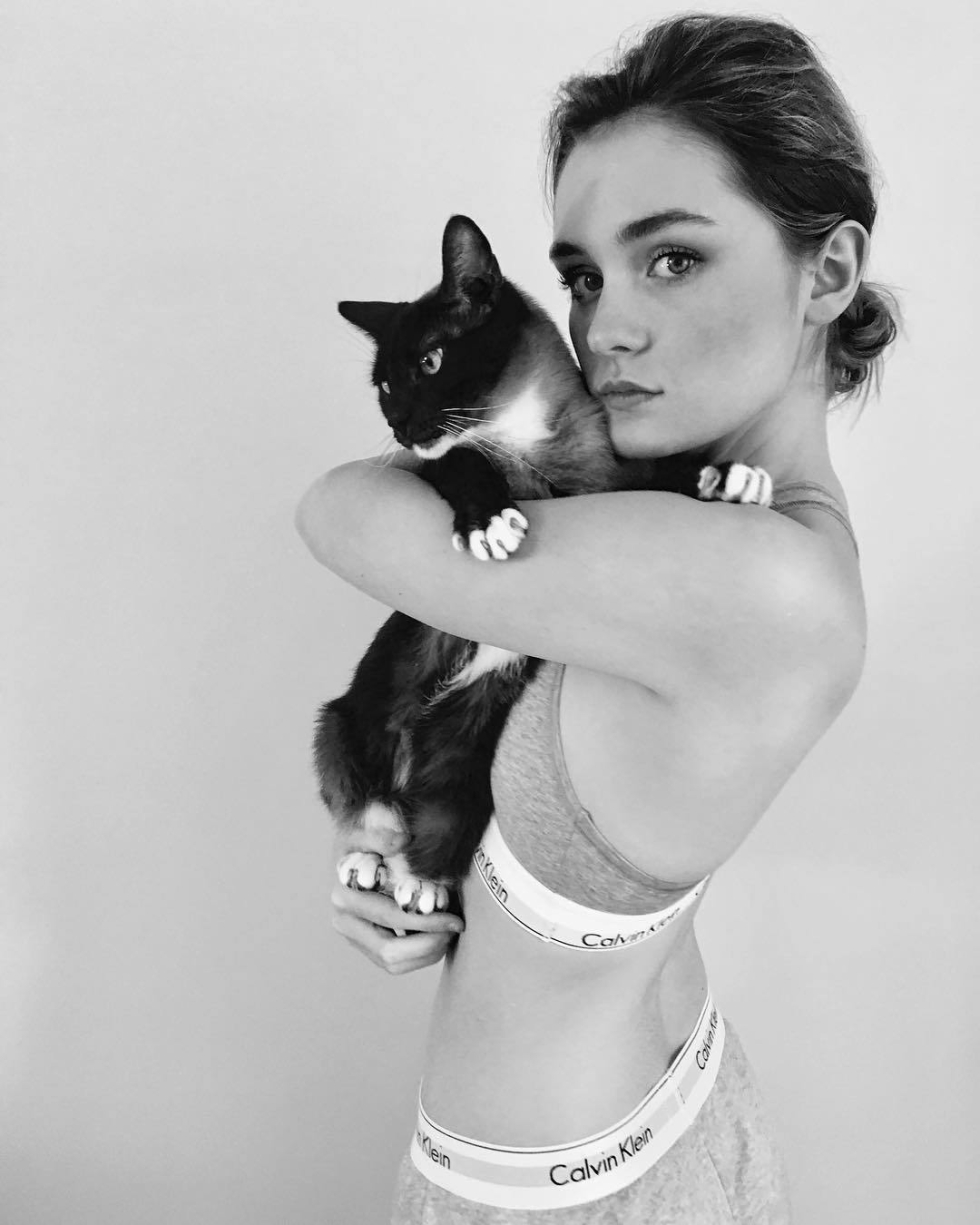 Grace Victoria Cox Nude