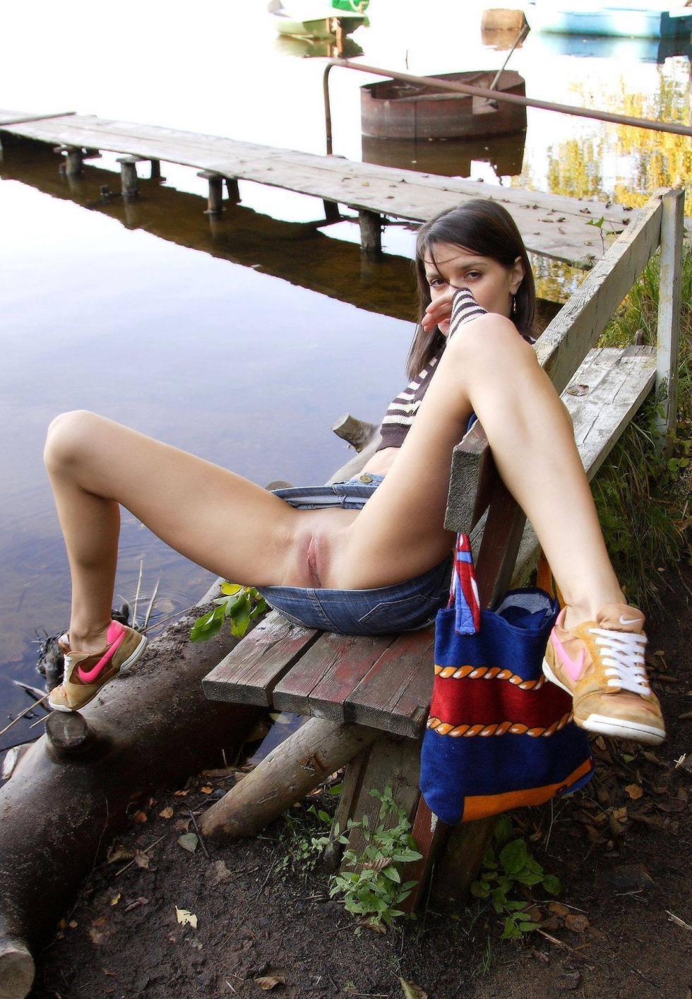 Beautiful pussies under a short skirt