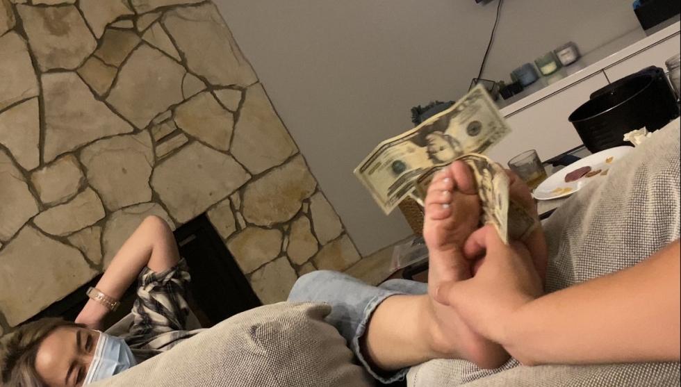 Pokemon Giantess Feet