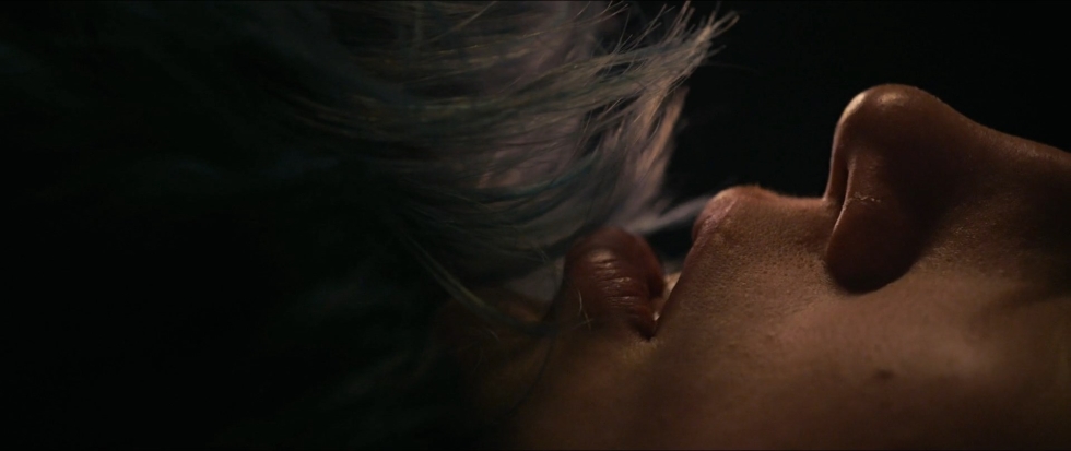 Adele's life naked in the shower