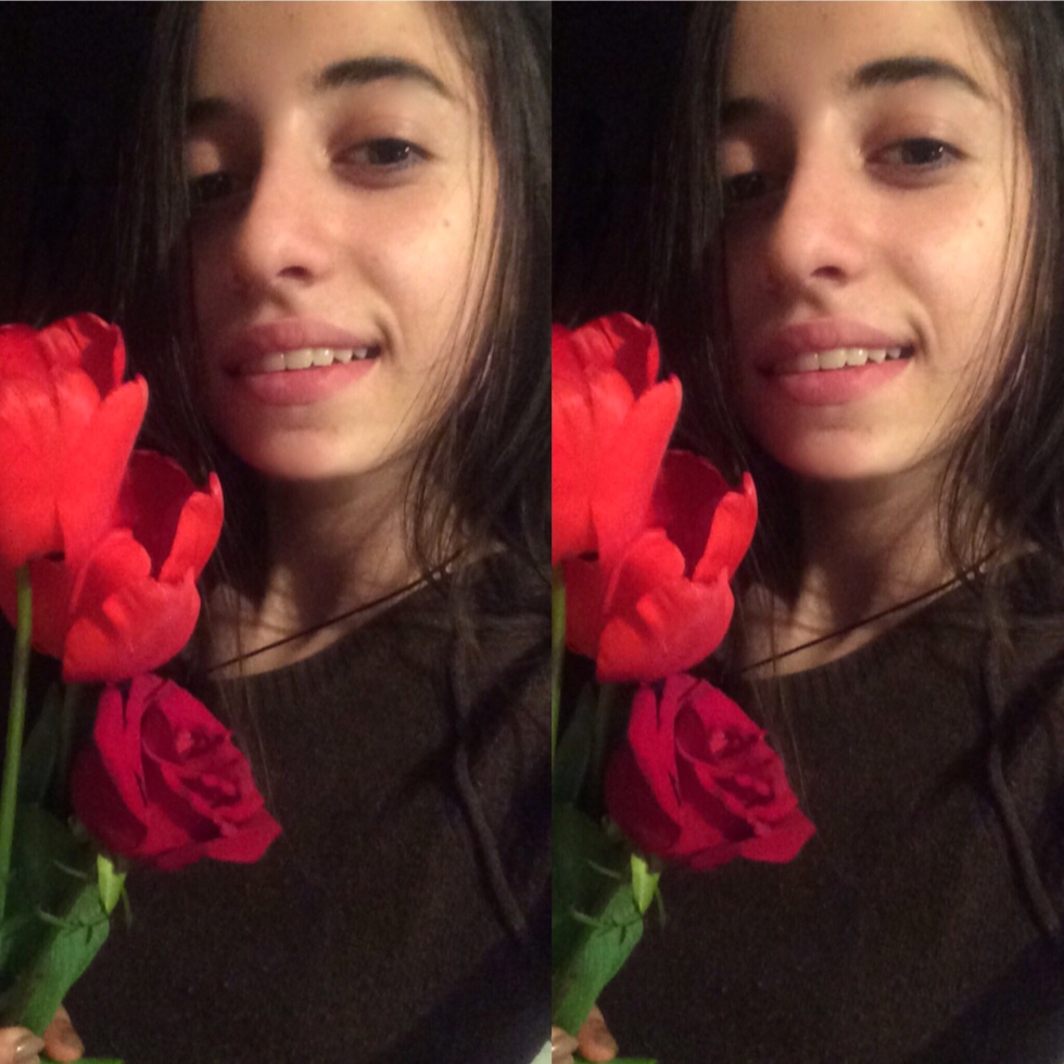 Who does not love at a distance, he will not understand what it means