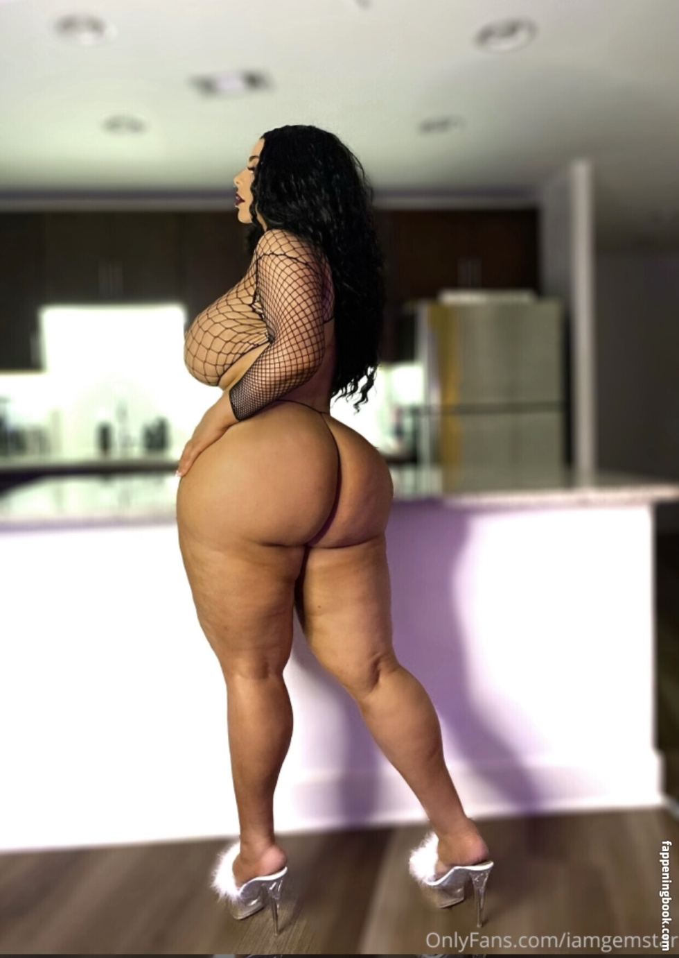 Pornstars in the stockings of Jamma Macei