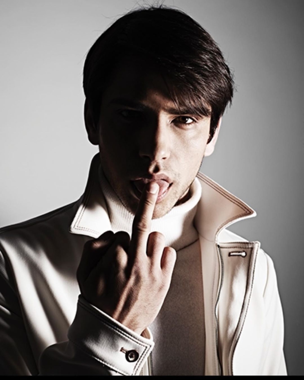 London metro funny guys dance