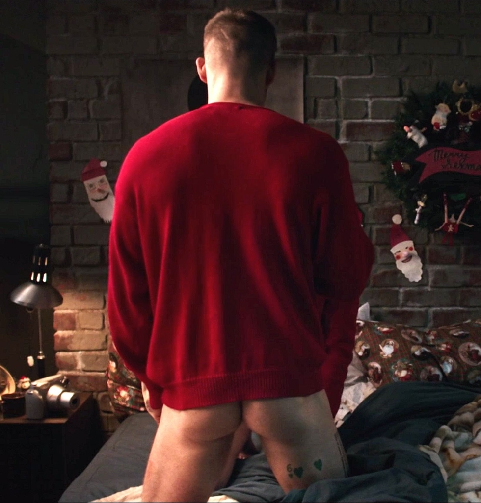 Naked actor Ryan Kwanten